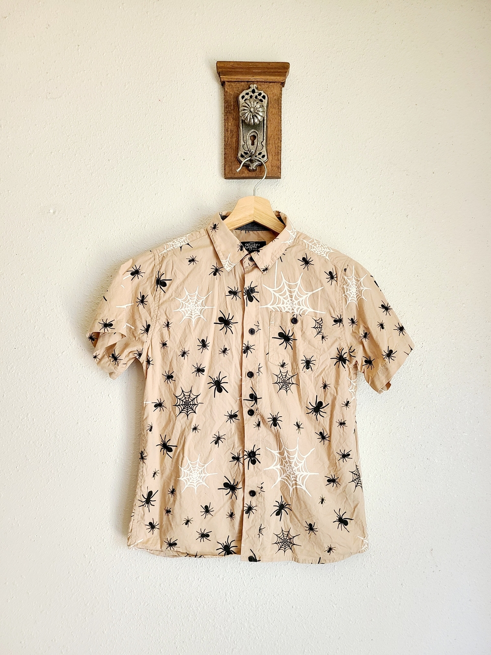 Eighty Eight Beige Short-Sleeve Button-Down with Spider & Web Print